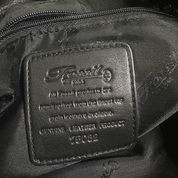 Fossil Black Leather Shoulder Bag Purse Classic Minimalist Everyday Handbag Y2K - Picture 6 of 6